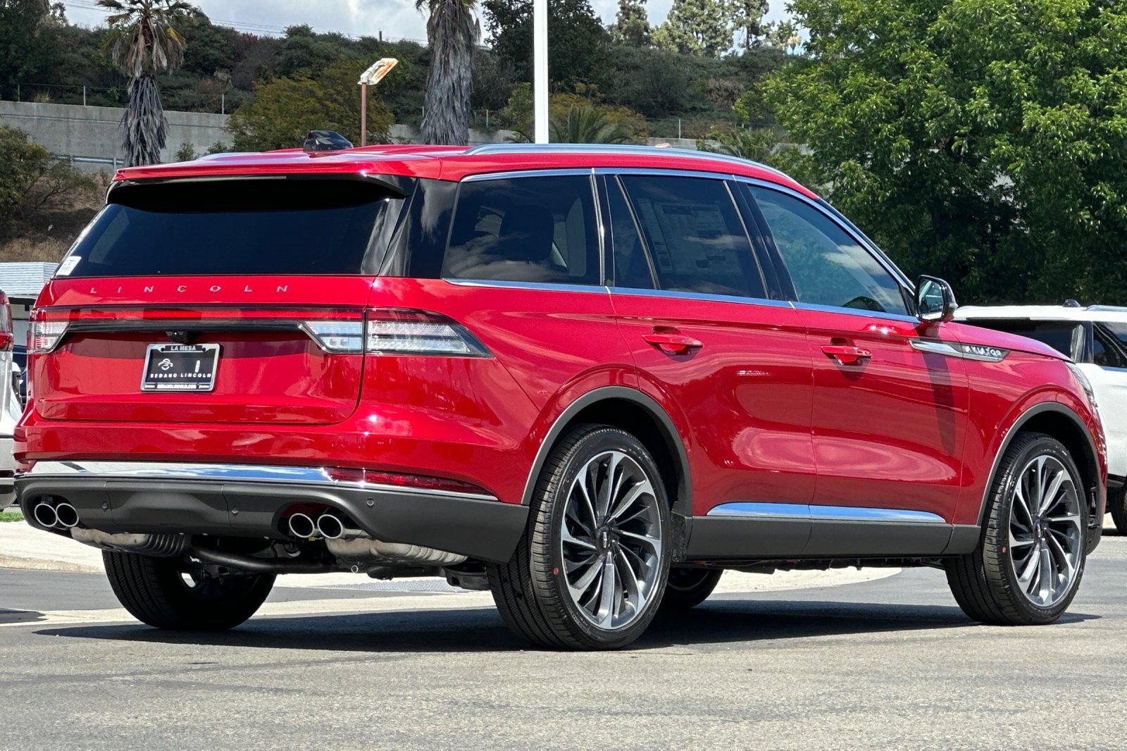 New 2026 Lincoln Aviator Reserve AWD/4WD image 3