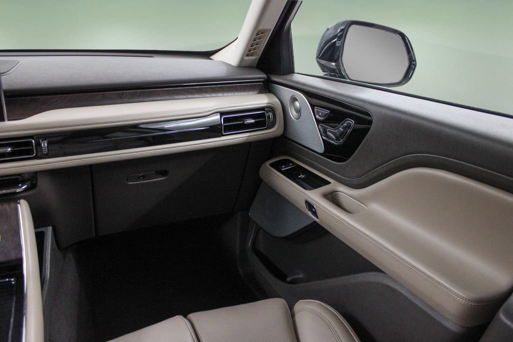 Used 2020 Lincoln Aviator Reserve w/ Equipment Group 202A AWD/4WD image 20