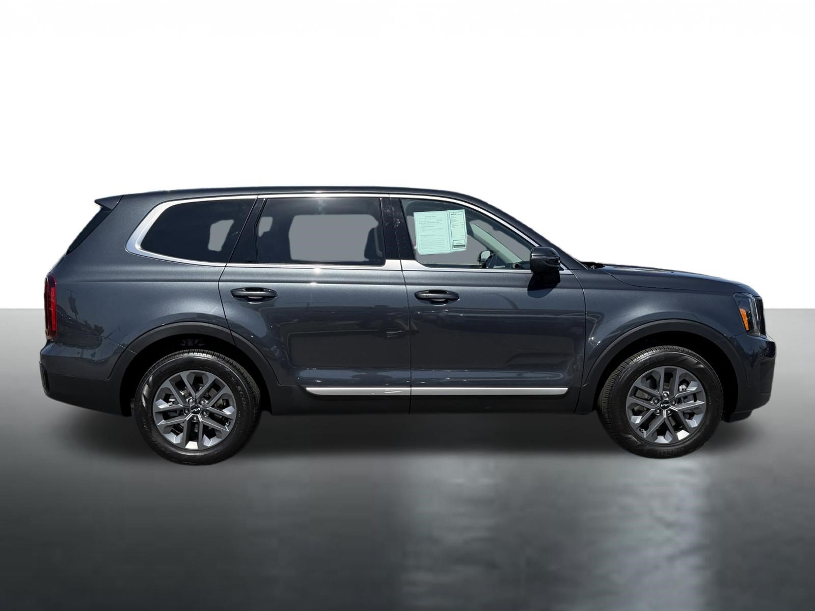 Certified 2024 Kia Telluride LX FWD image 9