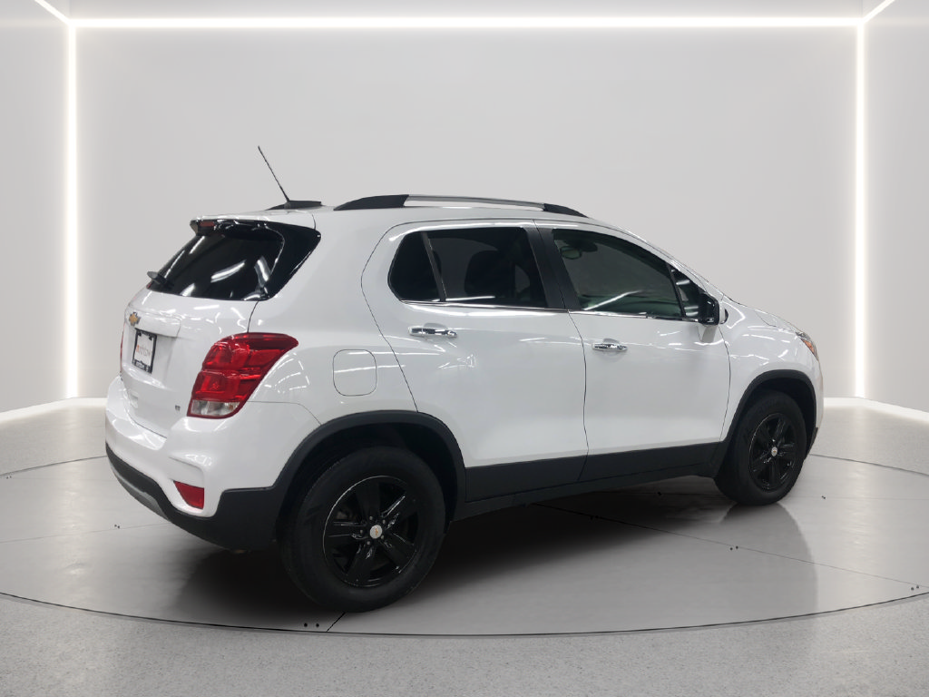 Used 2020 Chevrolet Trax LT w/ LT Convenience Package AWD/4WD image 29