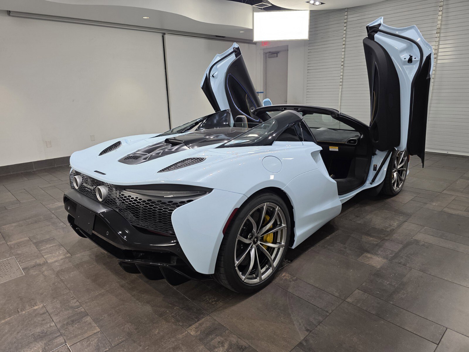 New 2026 McLaren Artura Spider RWD image 27