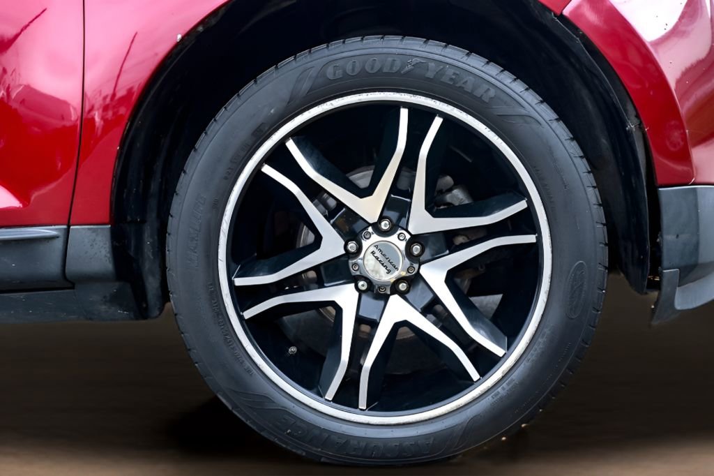 Used 2013 Ford Edge Limited image 29