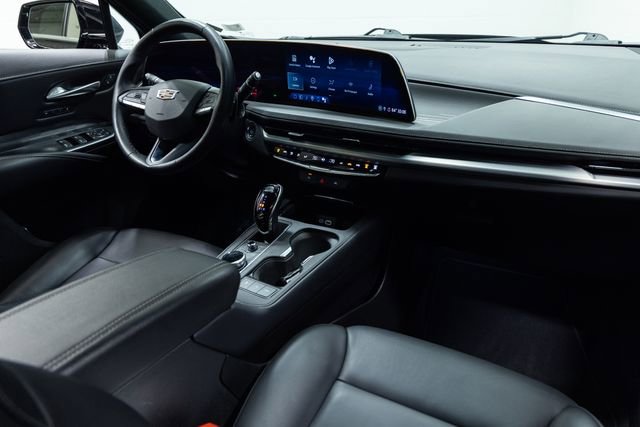 Used 2025 Cadillac XT4 Premium Luxury image 25
