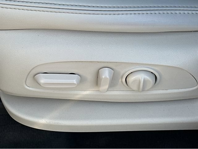 Used 2023 Buick Enclave Essence w/ Experience Buick Package FWD image 26