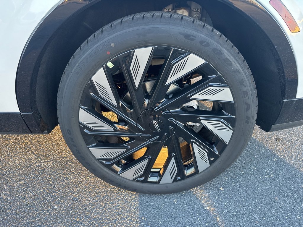 New 2026 Lincoln Nautilus Reserve w/ Jet Appearance Package image 12