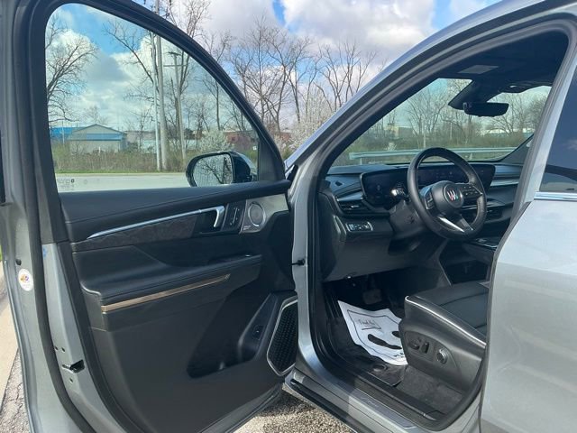 Used 2025 Buick Enclave Avenir w/ Super Cruise Package image 14