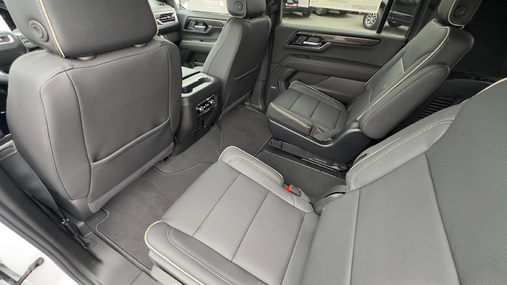 New 2026 GMC Yukon XL Elevation image 11