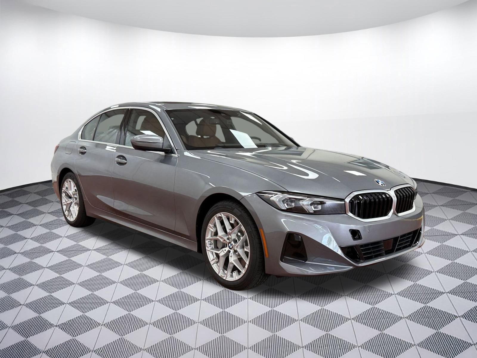Used 2025 BMW 330i xDrive Sedan w/ Premium Package image 7
