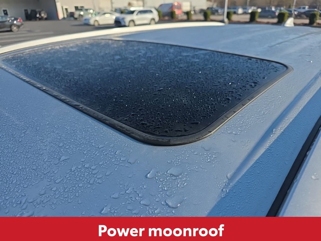 Used 2022 Toyota Highlander XLE image 16