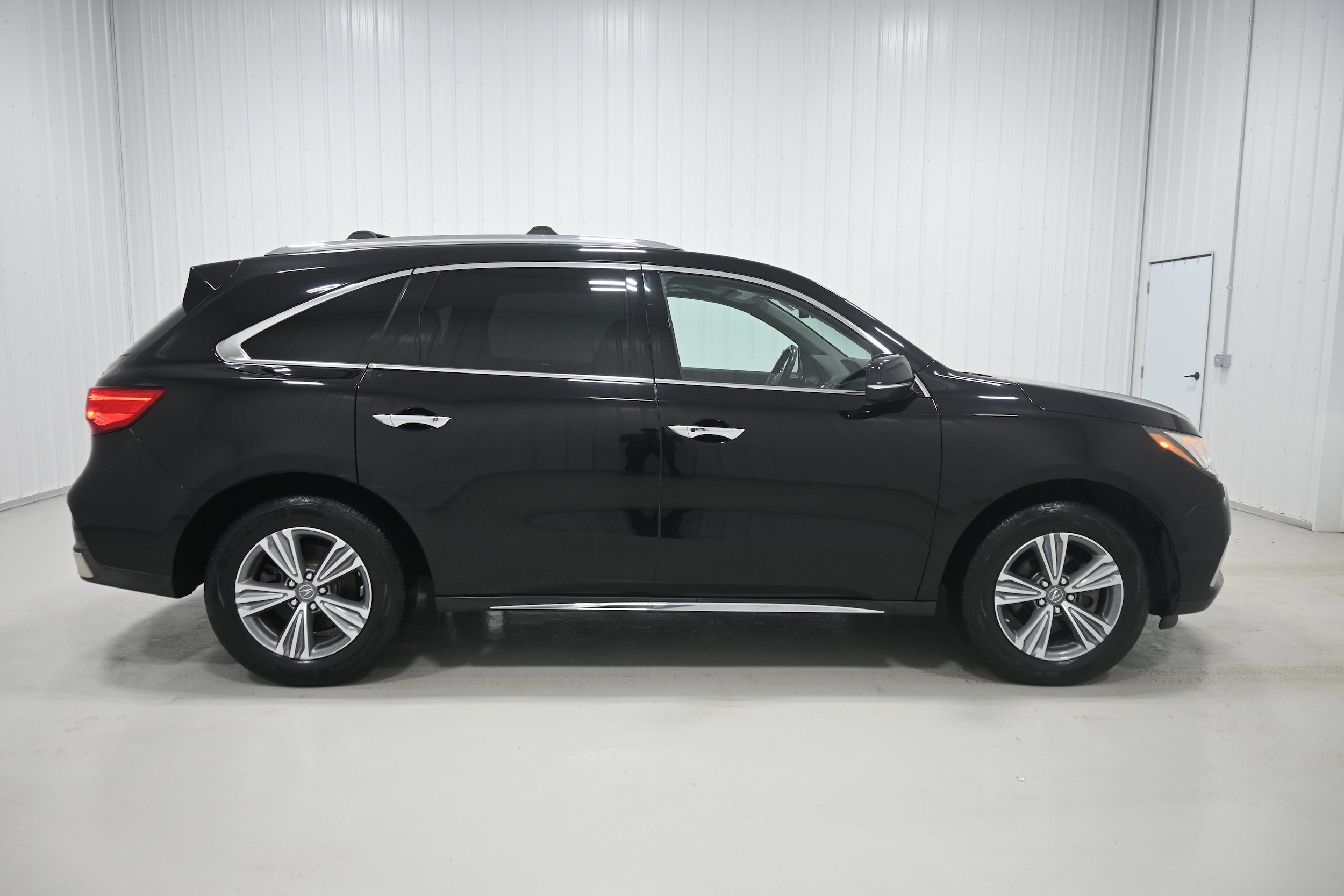 Used 2020 Acura MDX SH-AWD image 38