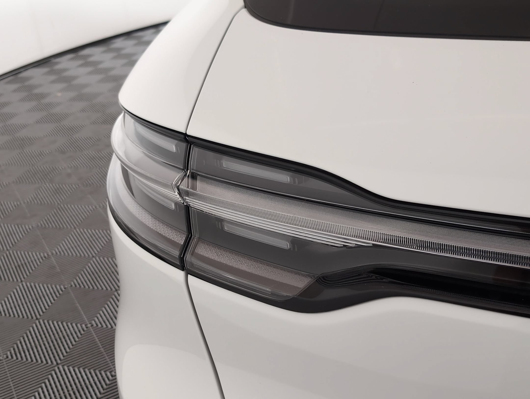 Certified 2026 Porsche Macan AWD/4WD image 15