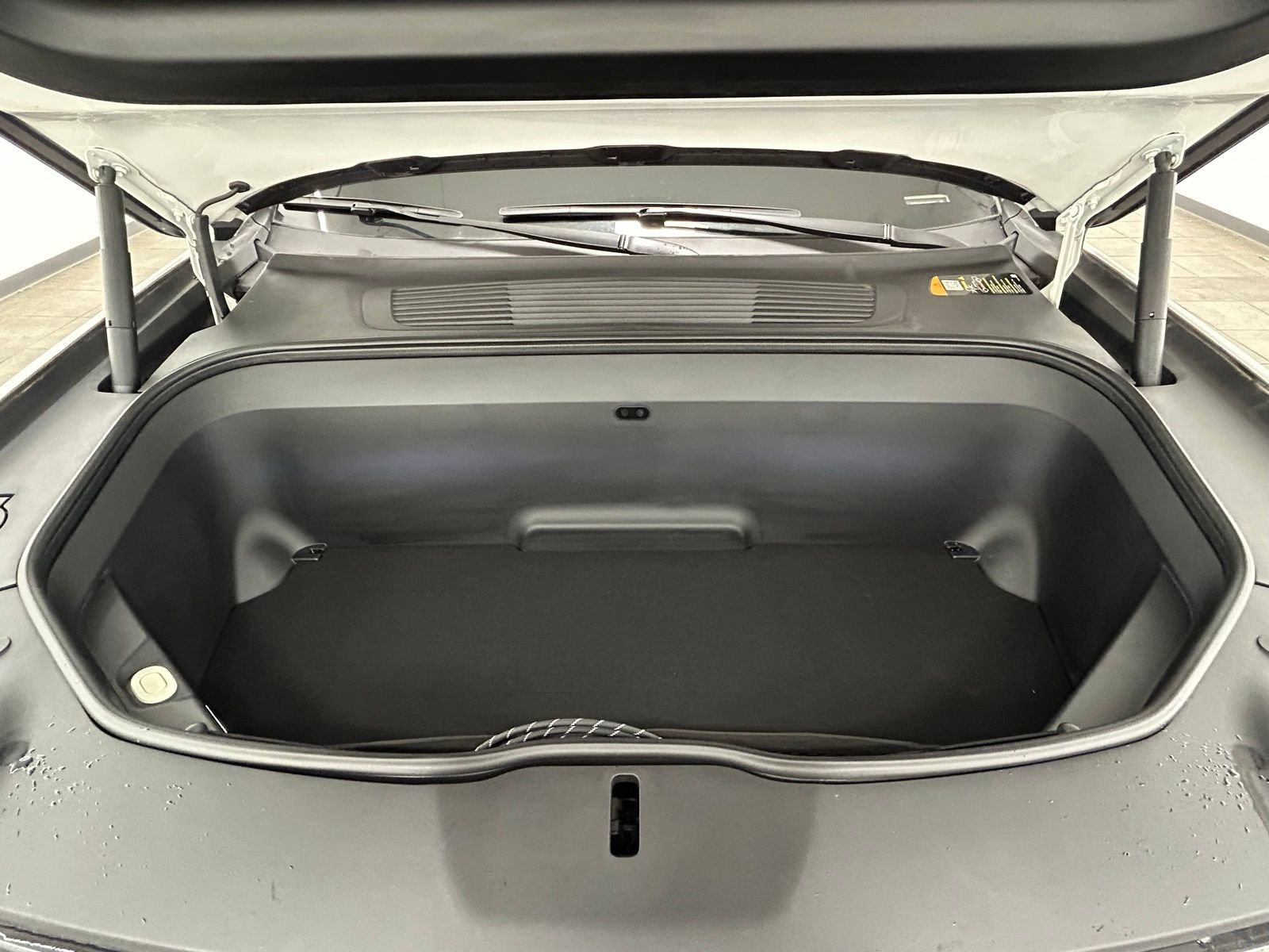 Used 2022 Rivian R1T Adventure image 39