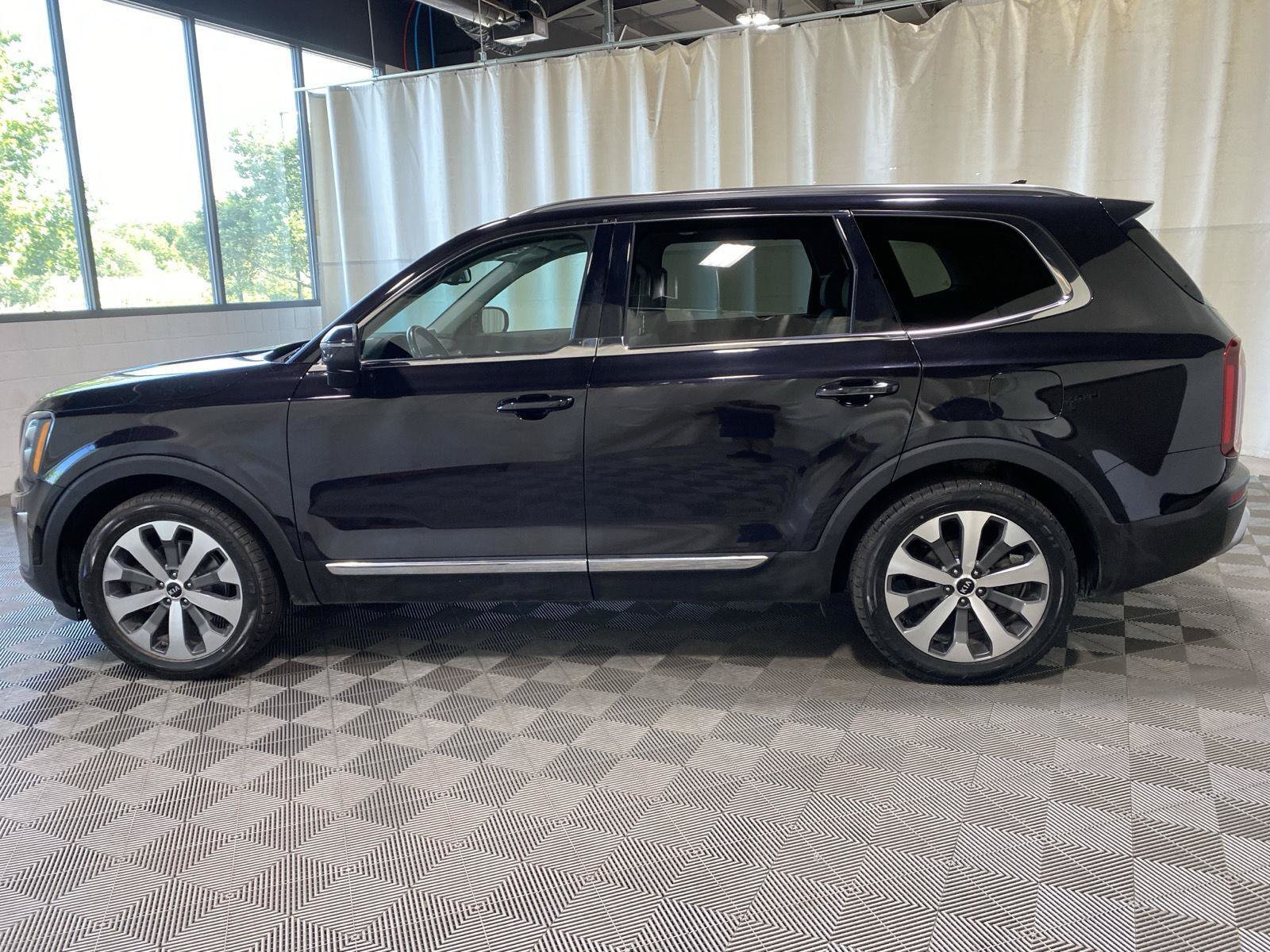 Used 2021 Kia Telluride EX w/ EX Premium Package AWD/4WD image 4