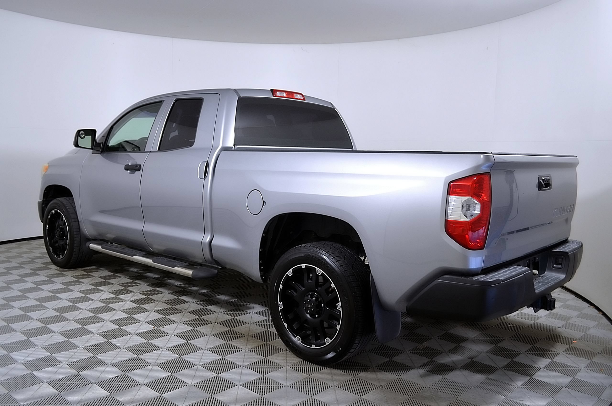 Used 2015 Toyota Tundra SR w/ Tow Package RWD image 9