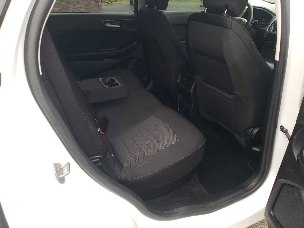 Used 2019 Ford Edge SE image 24