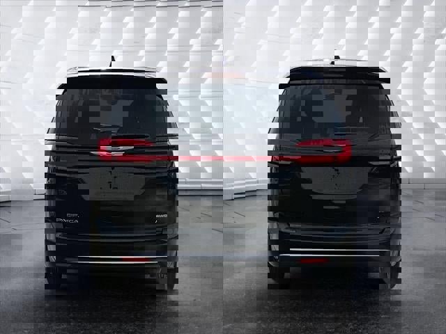 New 2026 Chrysler Pacifica Select image 21