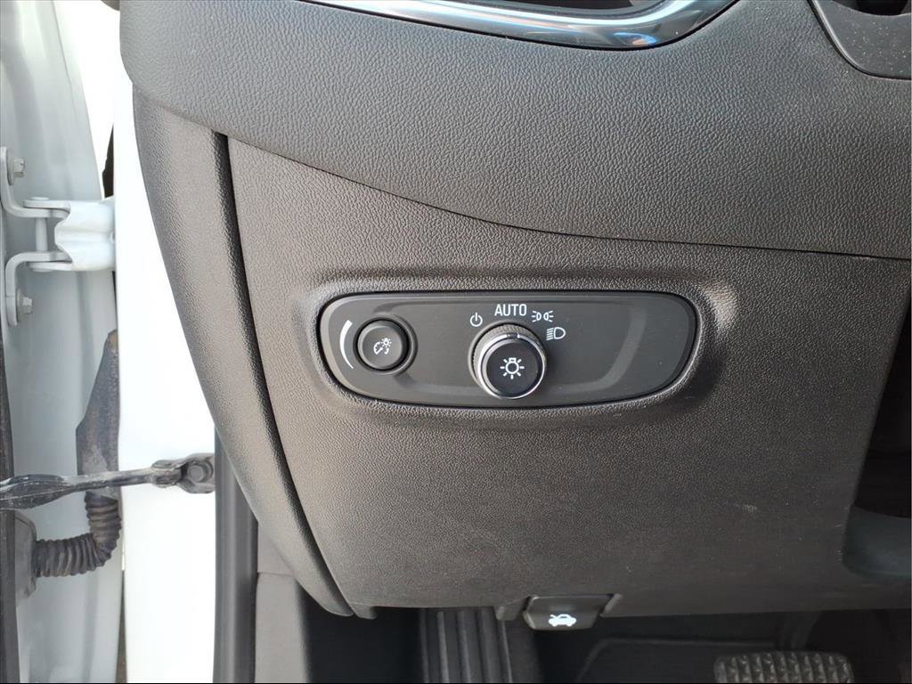 Used 2022 Chevrolet Equinox LS w/ LS Convenience Package image 31