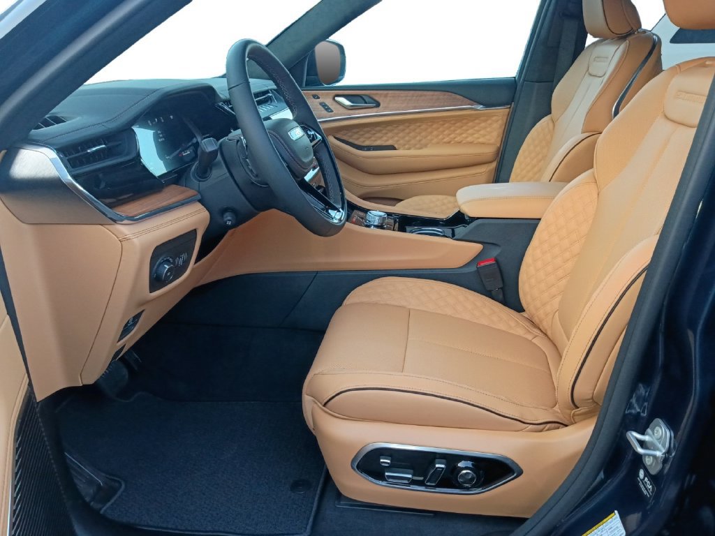 New 2027 Jeep Grand Cherokee L Summit AWD/4WD image 19