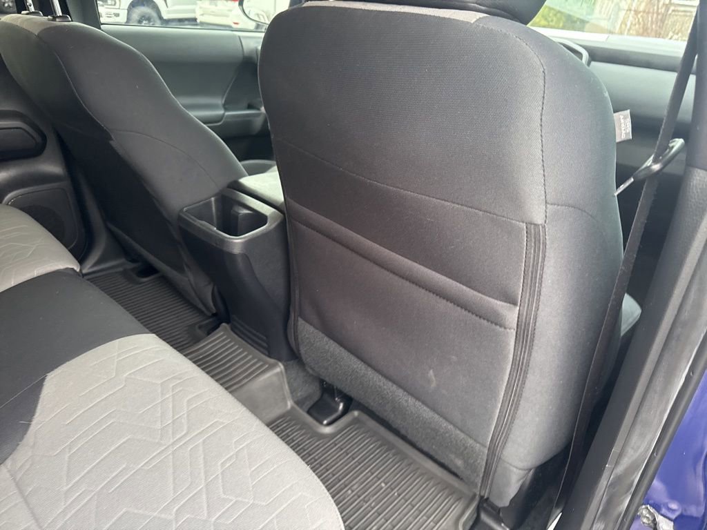 Used 2022 Toyota Tacoma TRD Sport w/ Technology Package image 38