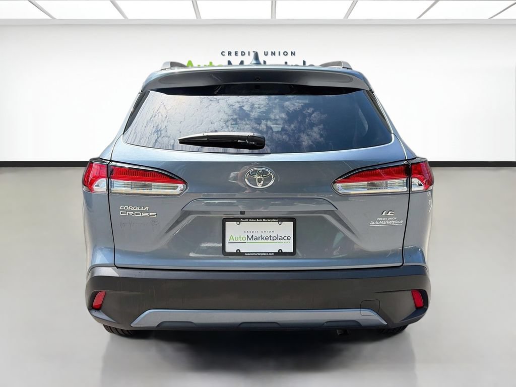 Used 2024 Toyota Corolla Cross LE FWD image 6