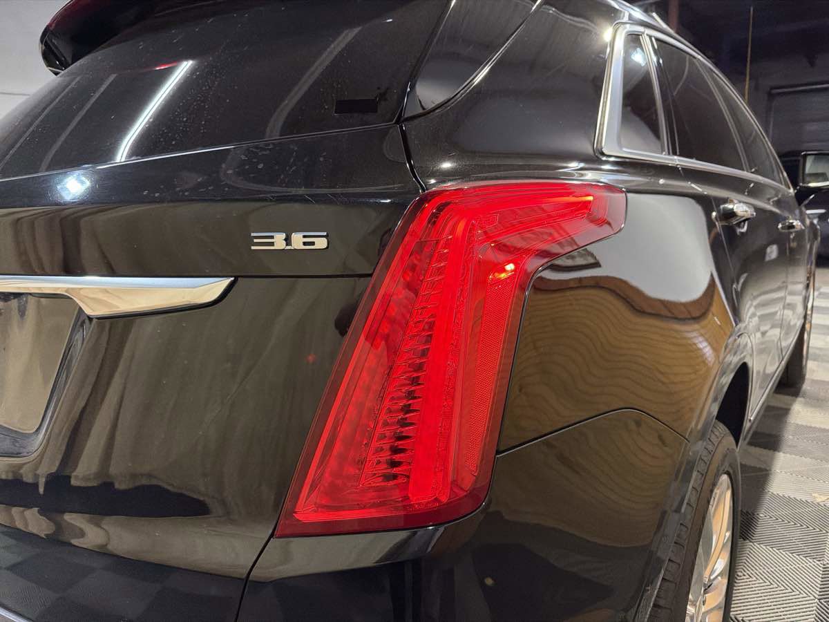 Used 2018 Cadillac XT5 Platinum image 9