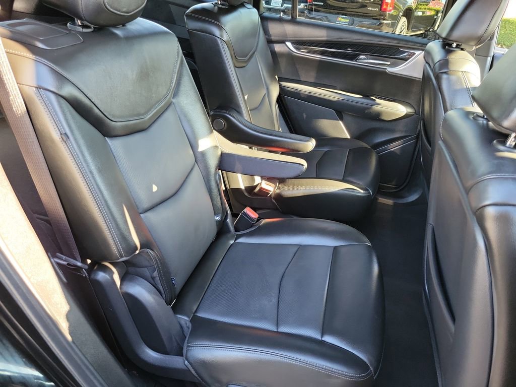 Used 2025 Cadillac XT6 Premium Luxury image 20