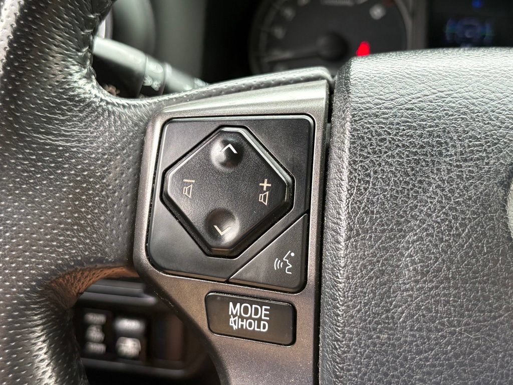 Used 2017 Toyota Tacoma TRD Off-Road w/ Tow Package (A/T) AWD/4WD image 21