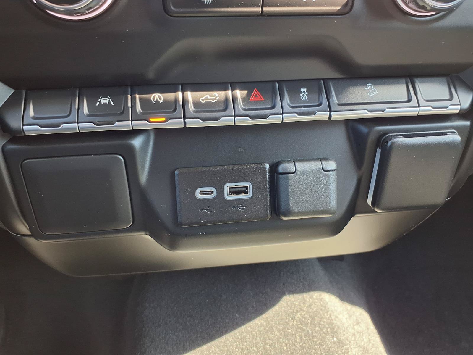 Used 2022 Chevrolet Silverado 1500 Custom Trail Boss AWD/4WD image 8