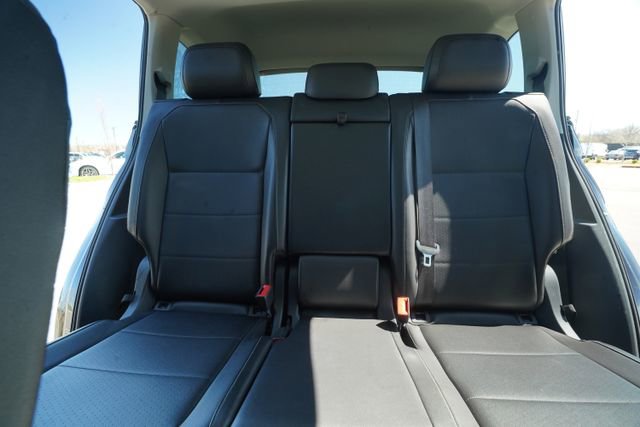 Used 2018 Volkswagen Tiguan SEL image 33