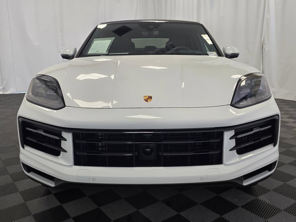 Certified 2025 Porsche Cayenne Coupe AWD/4WD image 10