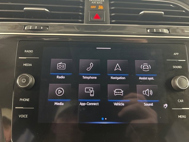 Used 2022 Volkswagen Tiguan SE w/ Panoramic Sunroof Package image 16