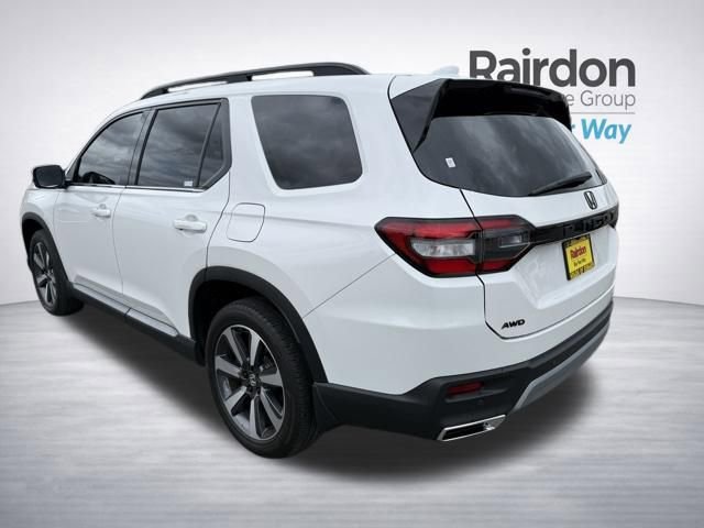 Used 2025 Honda Pilot Touring image 6