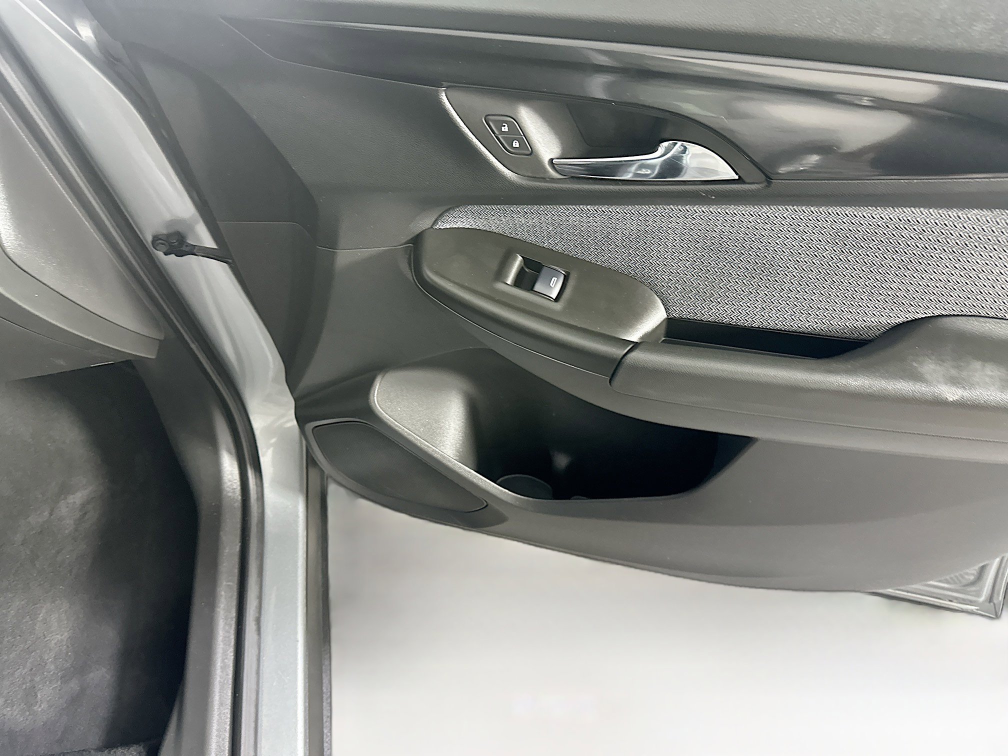 Used 2024 Chevrolet TrailBlazer LS image 30