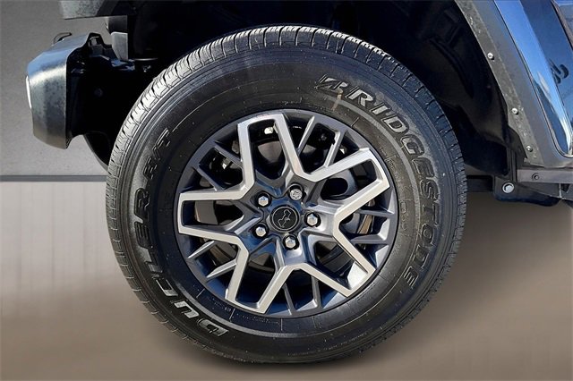 Used 2025 Jeep Wrangler Sahara image 6