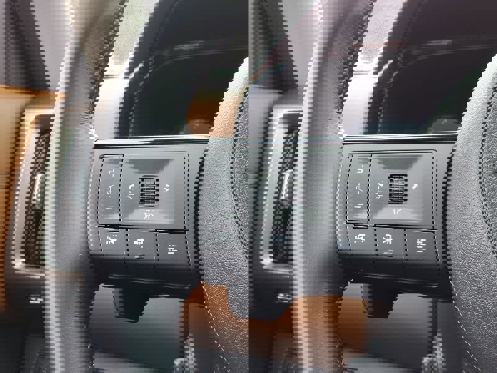 Used 2024 Nissan Pathfinder Platinum AWD/4WD image 26