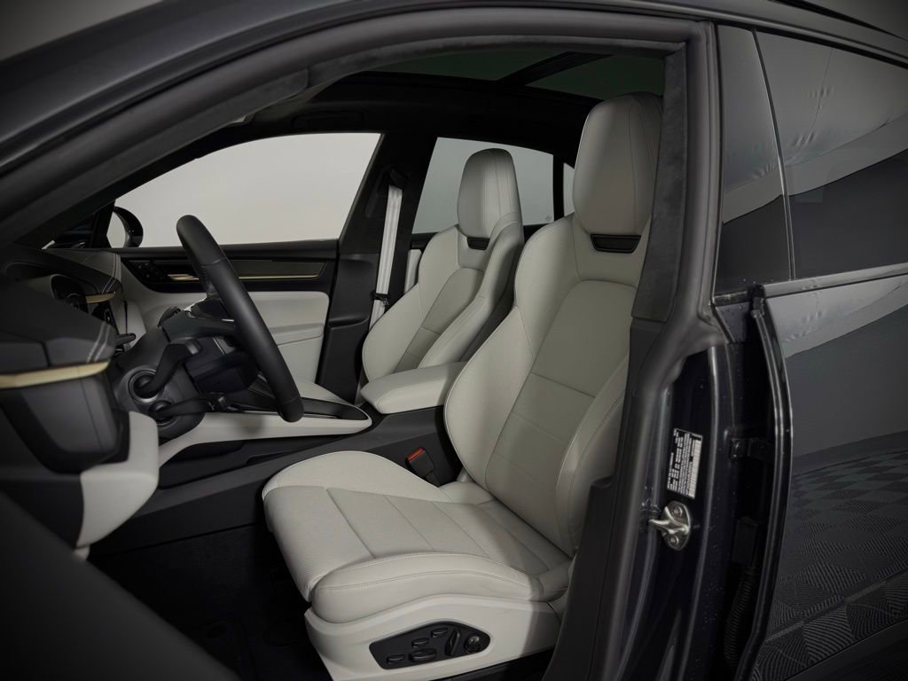 New 2024 Porsche Macan 4 Electric AWD/4WD image 5