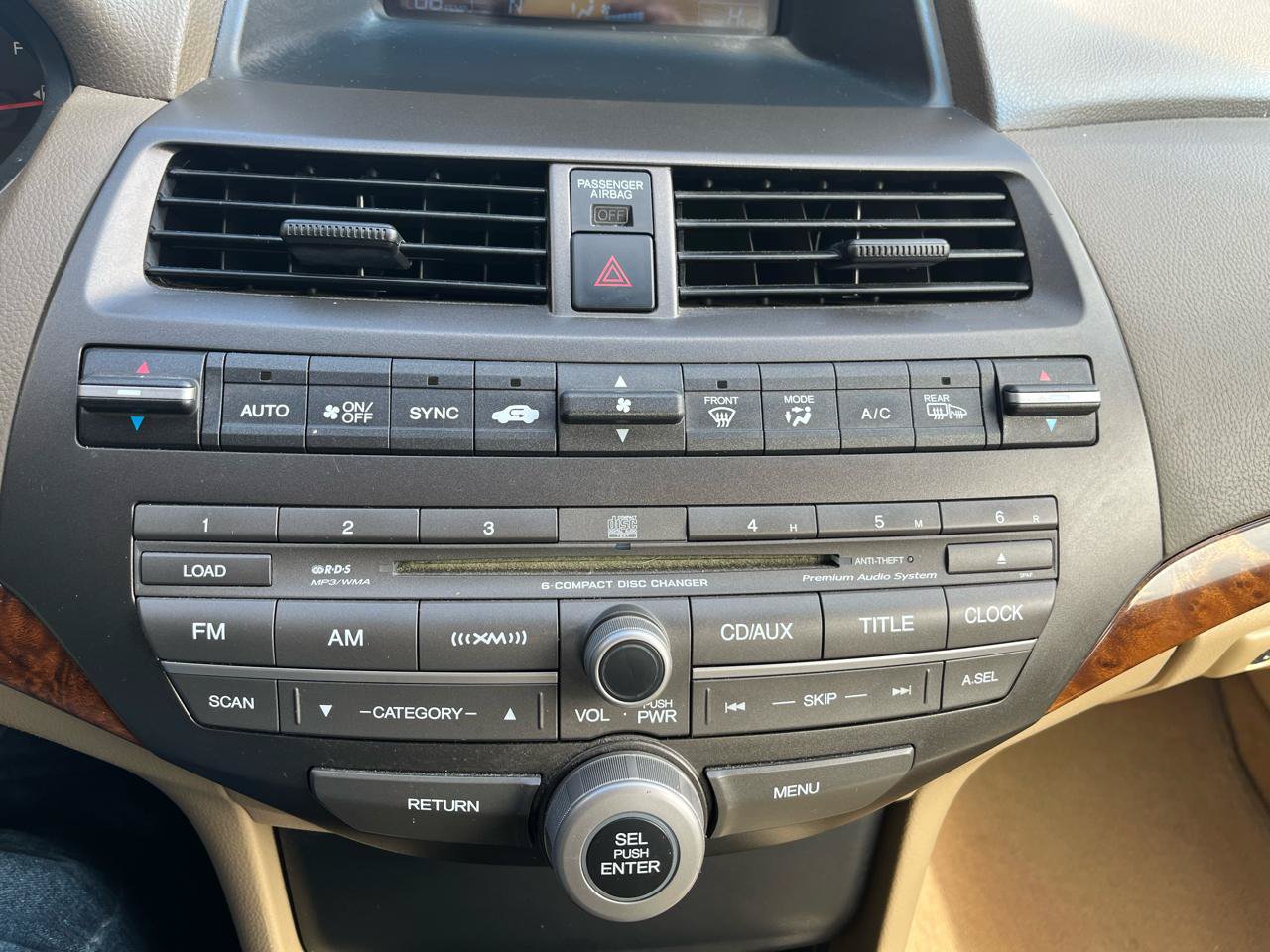 Used 2010 Honda Accord EX-L image 17