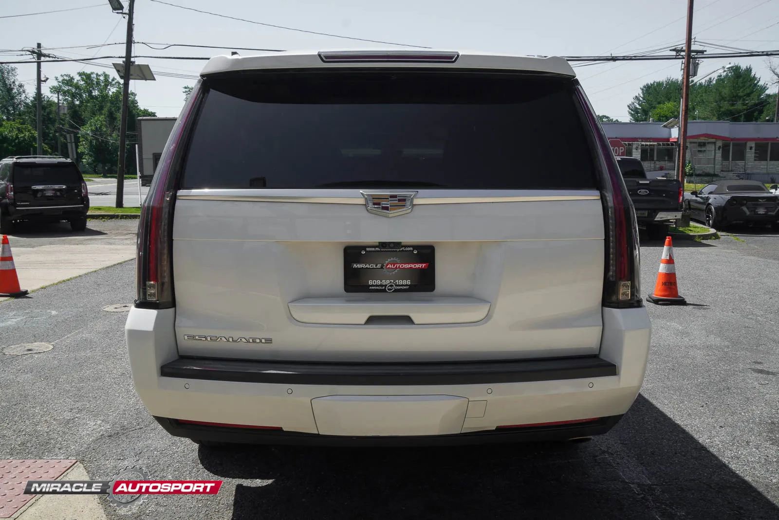 Used 2018 Cadillac Escalade ESV Premium Luxury AWD/4WD image 6