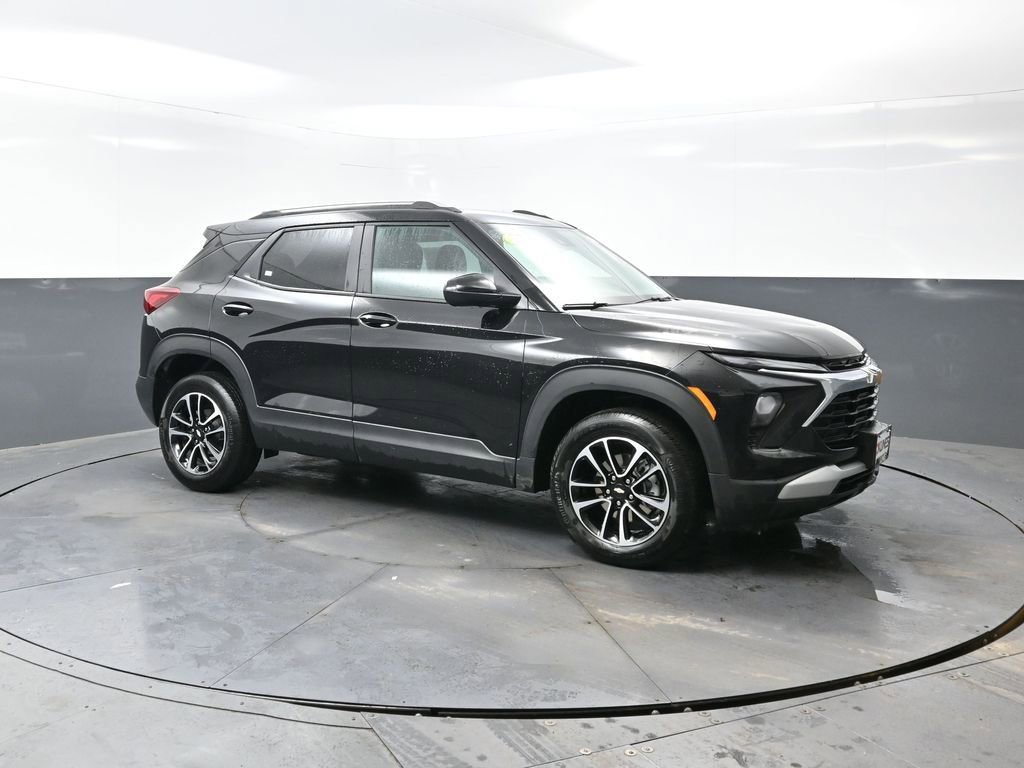 Used 2025 Chevrolet TrailBlazer LT w/ Driver Confidence Package image 6