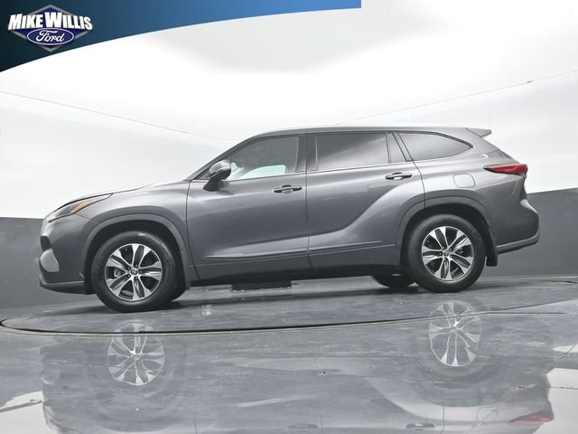 Used 2022 Toyota Highlander XLE FWD image 20