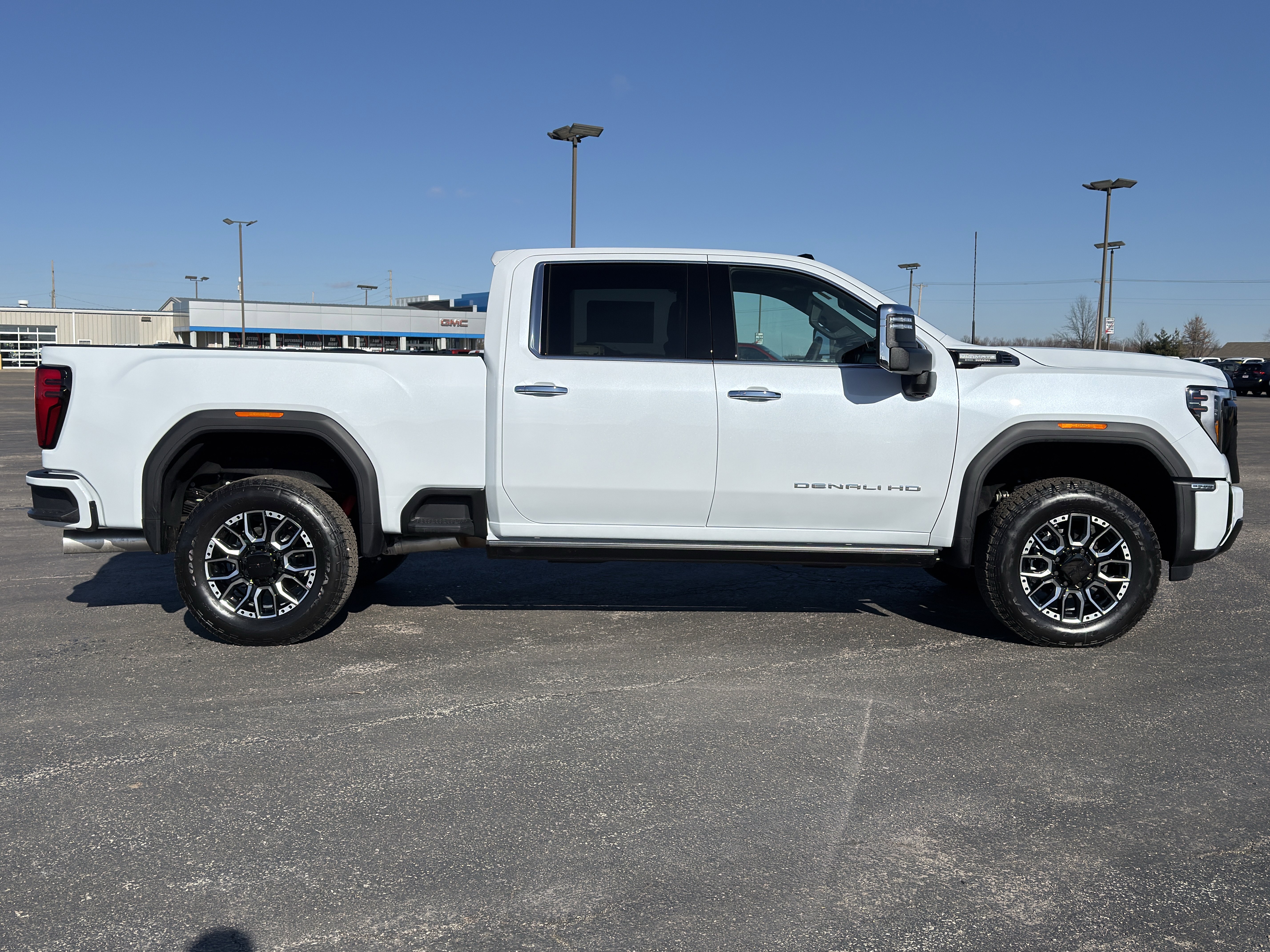 New 2026 GMC Sierra 3500 Denali Ultimate AWD/4WD image 3