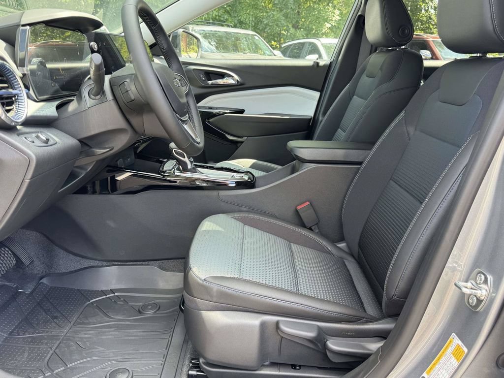 New 2026 Chevrolet Trax LT w/ Driver Confidence Package FWD image 20