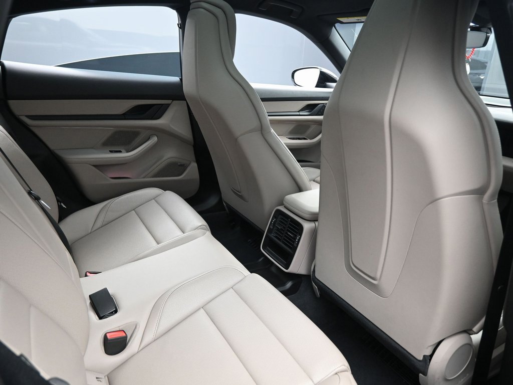 Used 2023 Porsche Taycan image 32