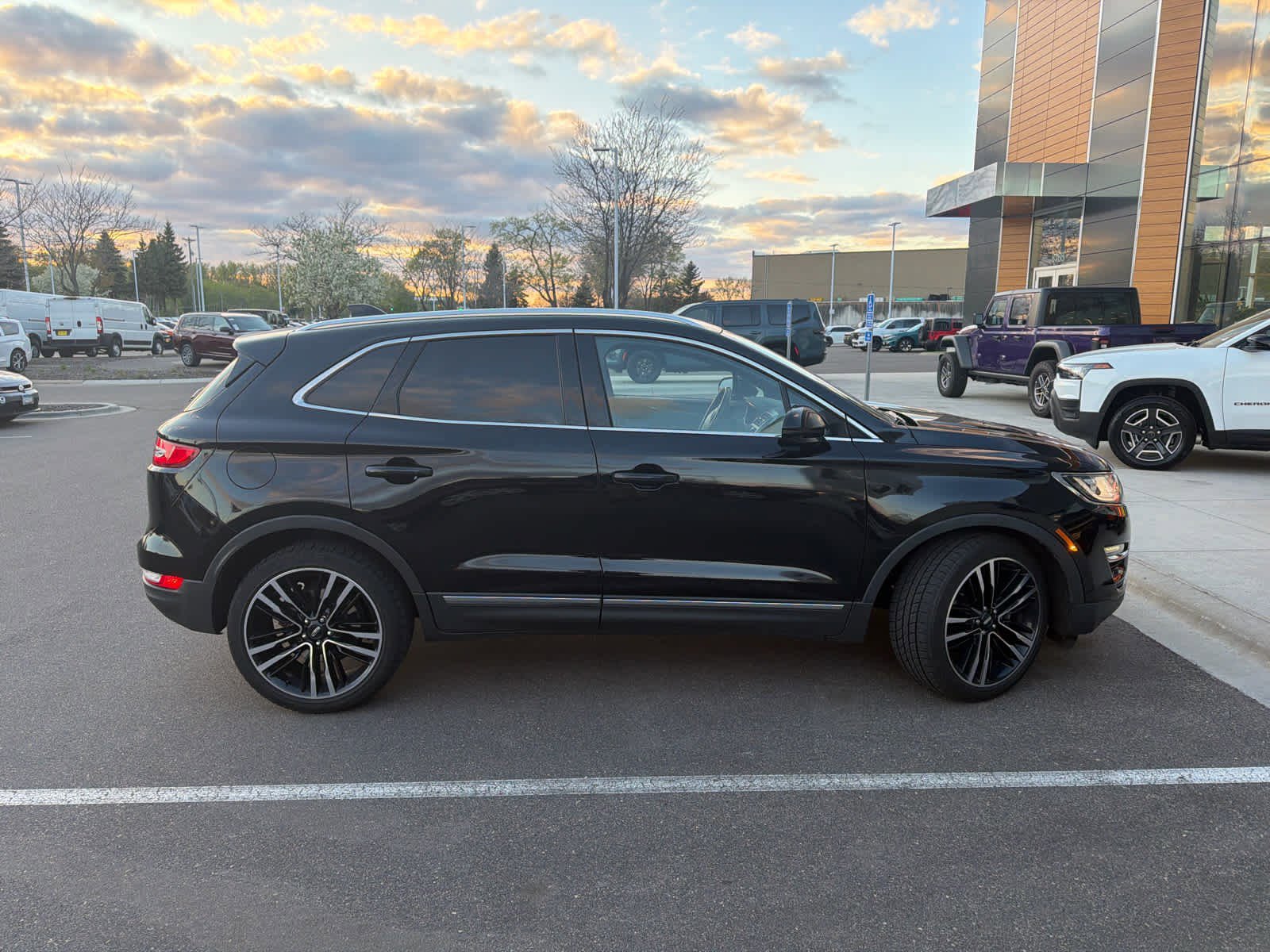 Used 2017 Lincoln MKC Reserve AWD/4WD image 3