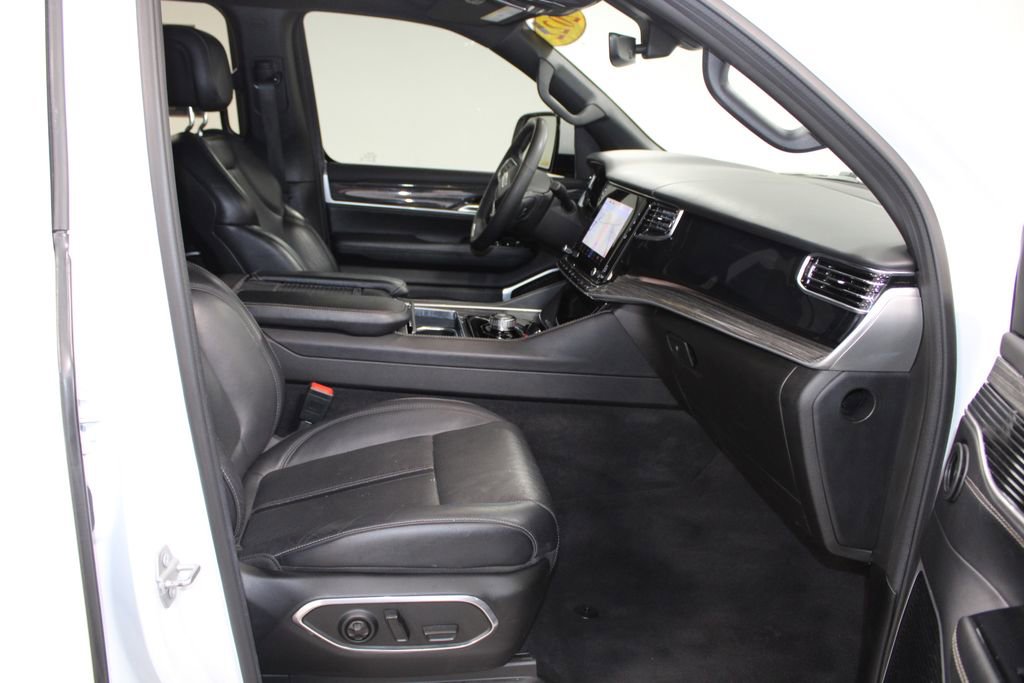 Used 2022 Jeep Wagoneer Series II image 31