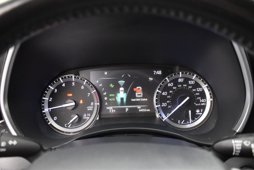 Used 2022 Toyota Highlander XLE AWD/4WD image 9