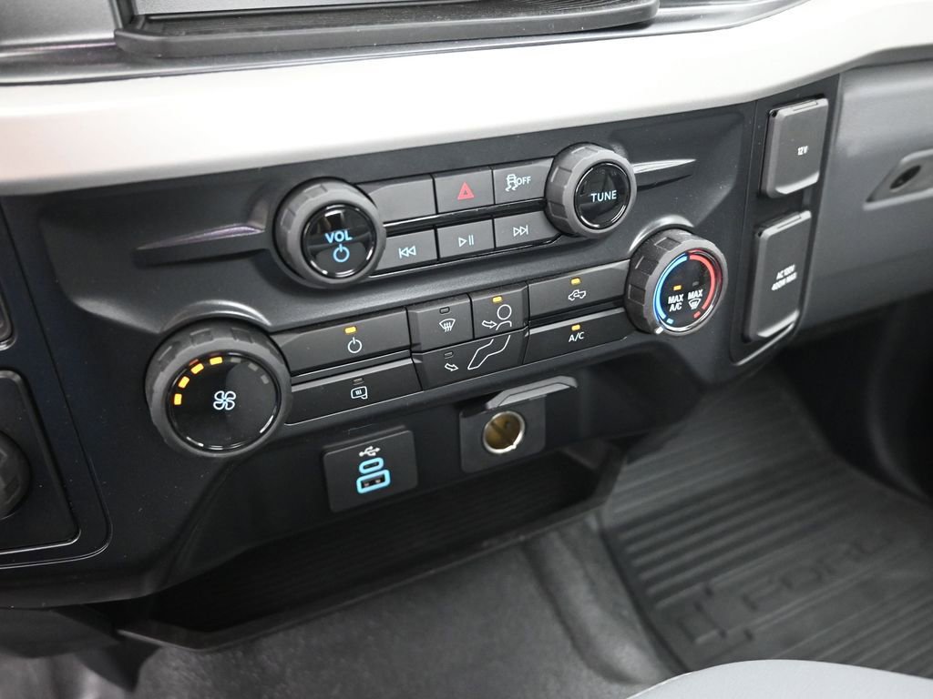 New 2025 Ford F450 XL w/ XL Chrome Package RWD image 13