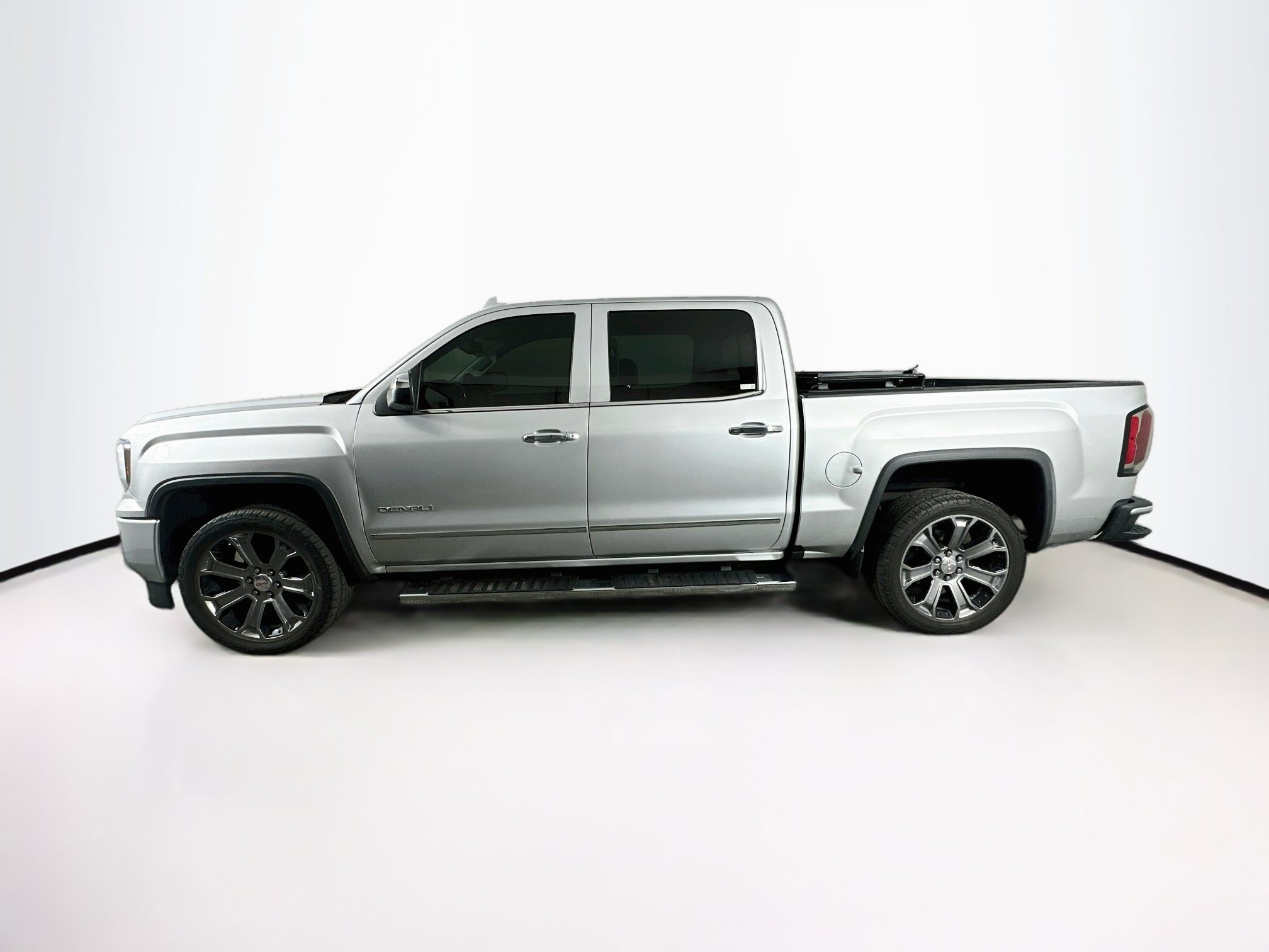 Used 2018 GMC Sierra 1500 Denali AWD/4WD image 4