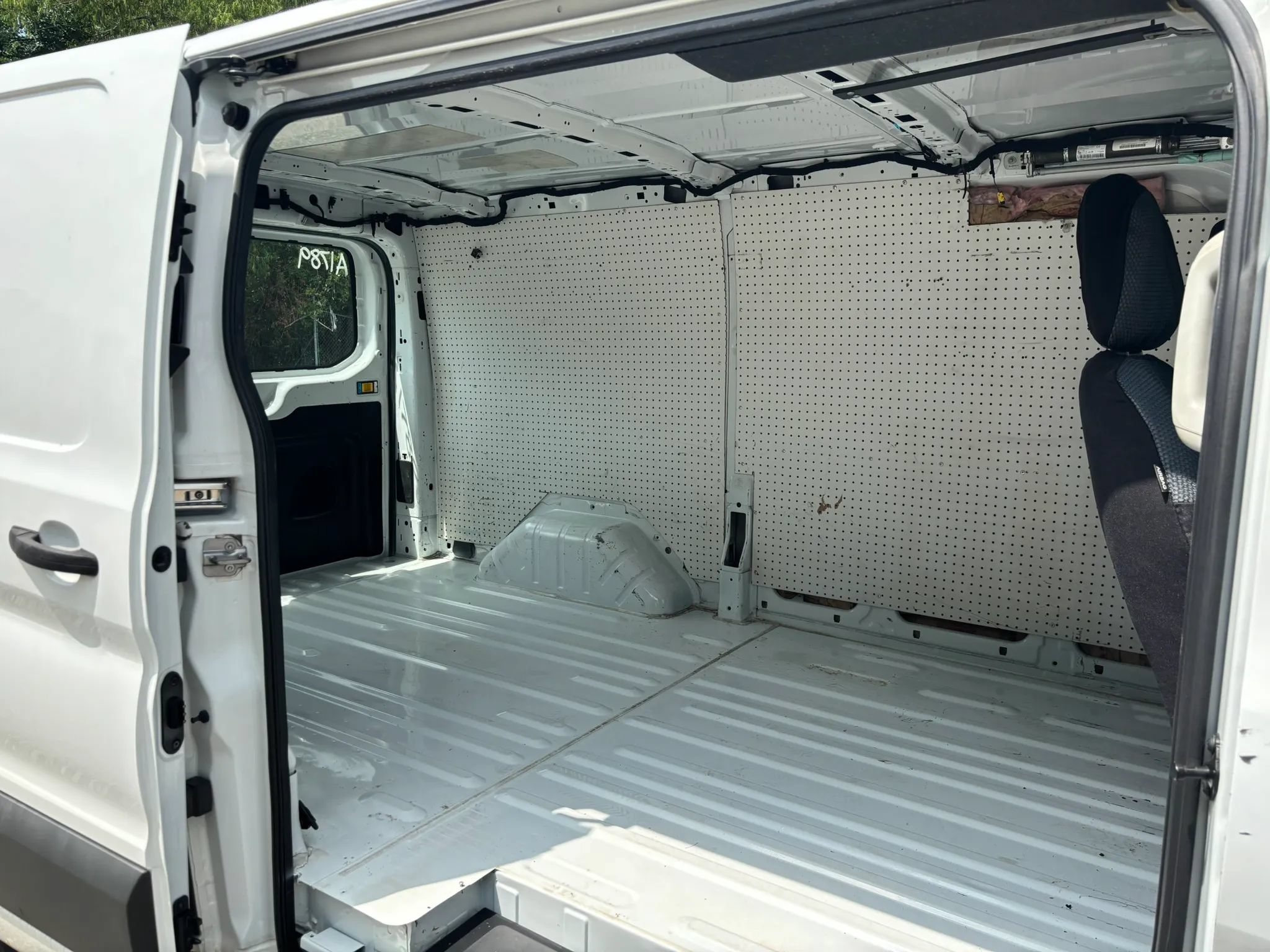 Used 2016 Ford Transit 150 130 Low Roof RWD image 15