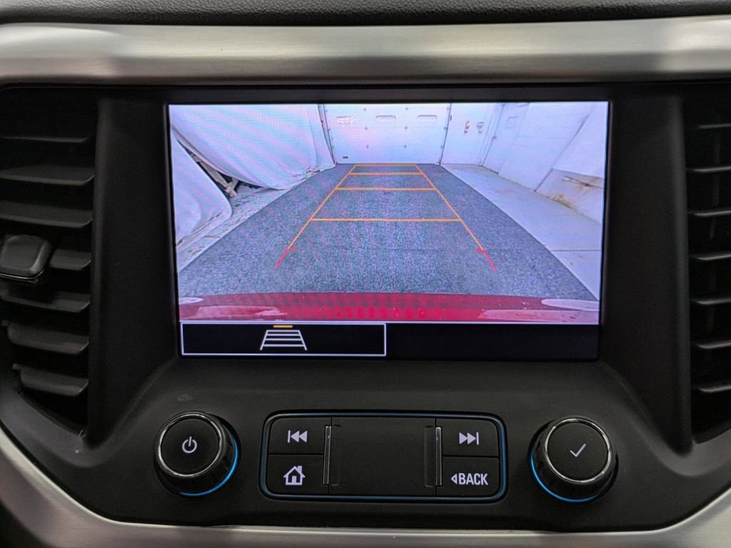 Used 2022 GMC Acadia SLE w/ Driver Convenience Package image 9